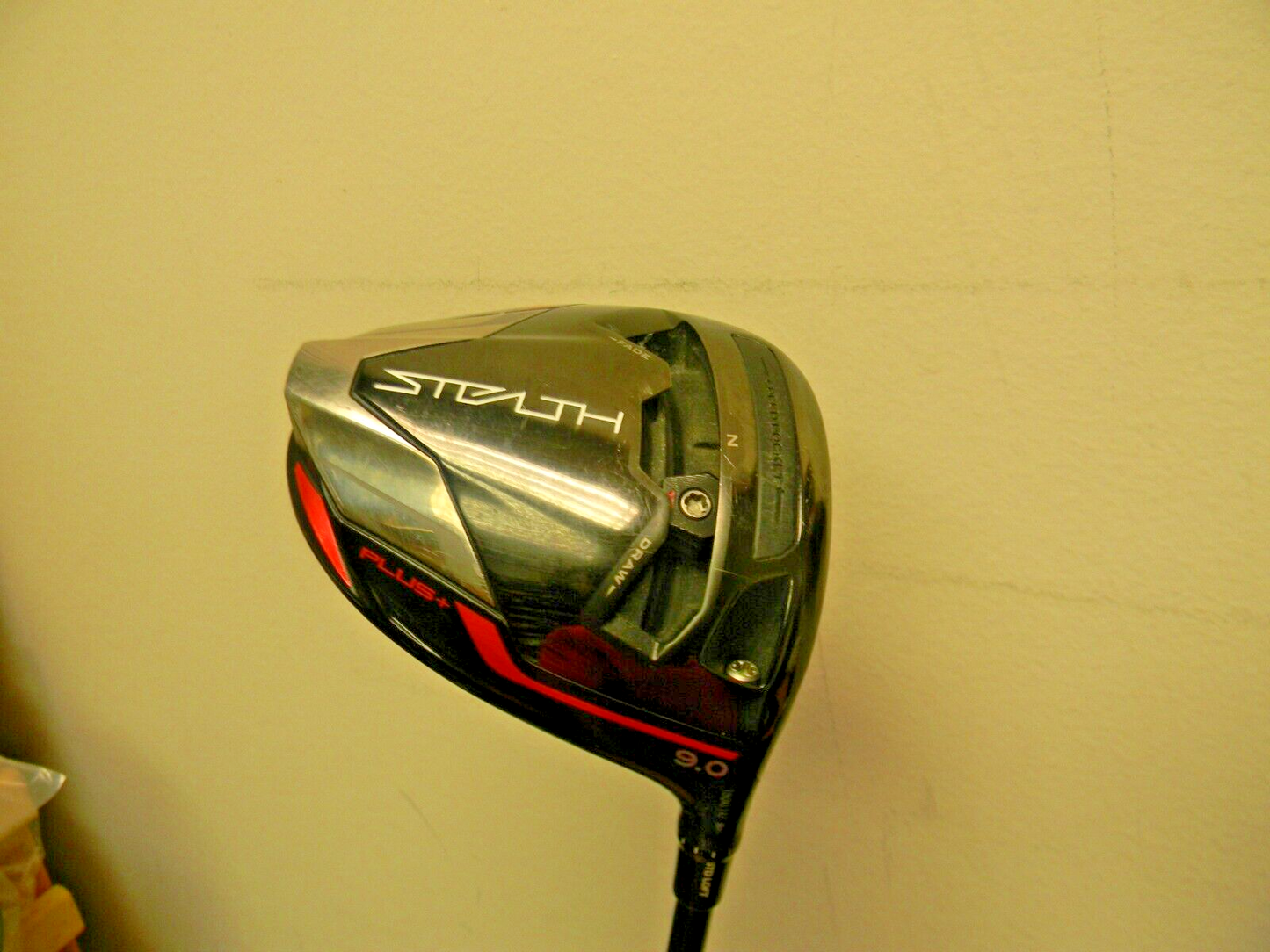 NICE TAYLORMADE STEALTH PLUS DRIVER 9* Kai'li WHITE 60g EXTRA STIFF W COVER